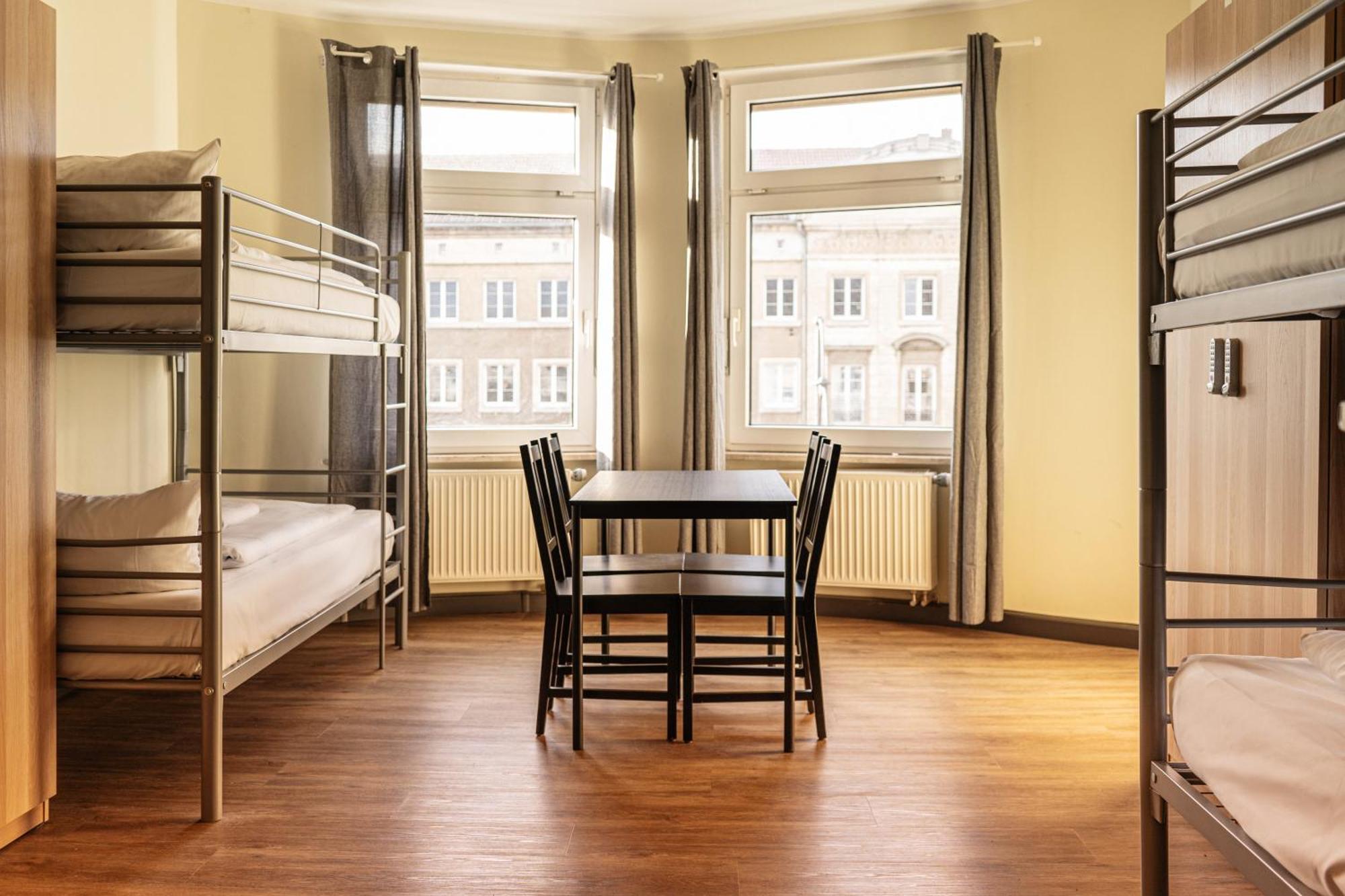 Wandery Hostel Dessau Екстериор снимка