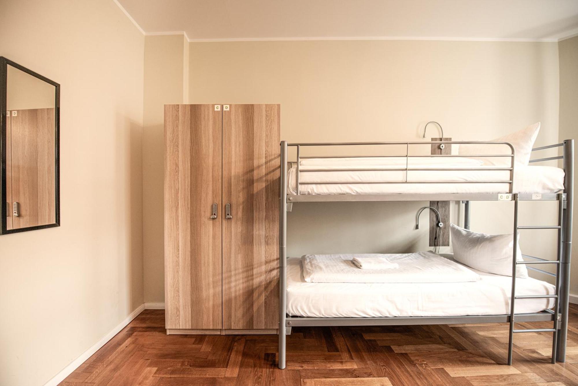 Wandery Hostel Dessau Екстериор снимка